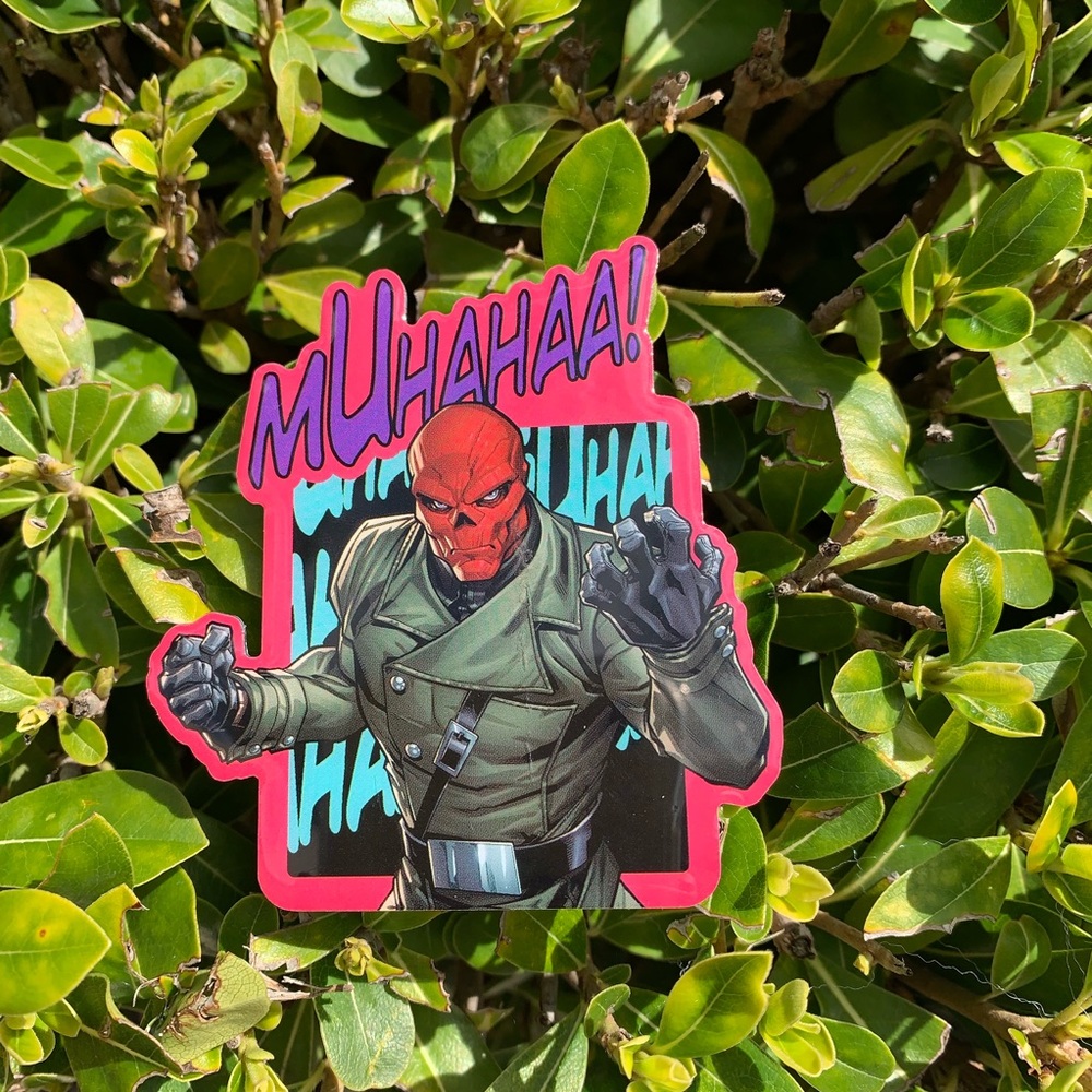 Large Red Skull Marvel Pin - Picture 1 of 2